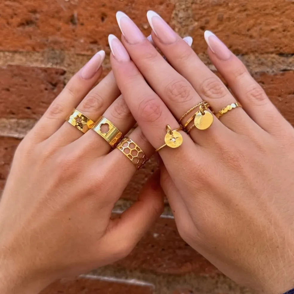 Bague fine alvéoles dorée