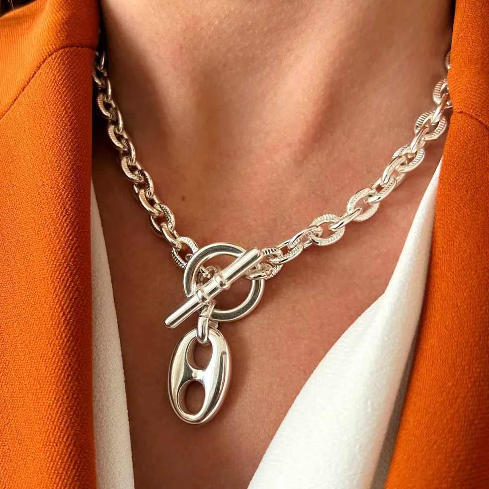 Collier Scarlett Café